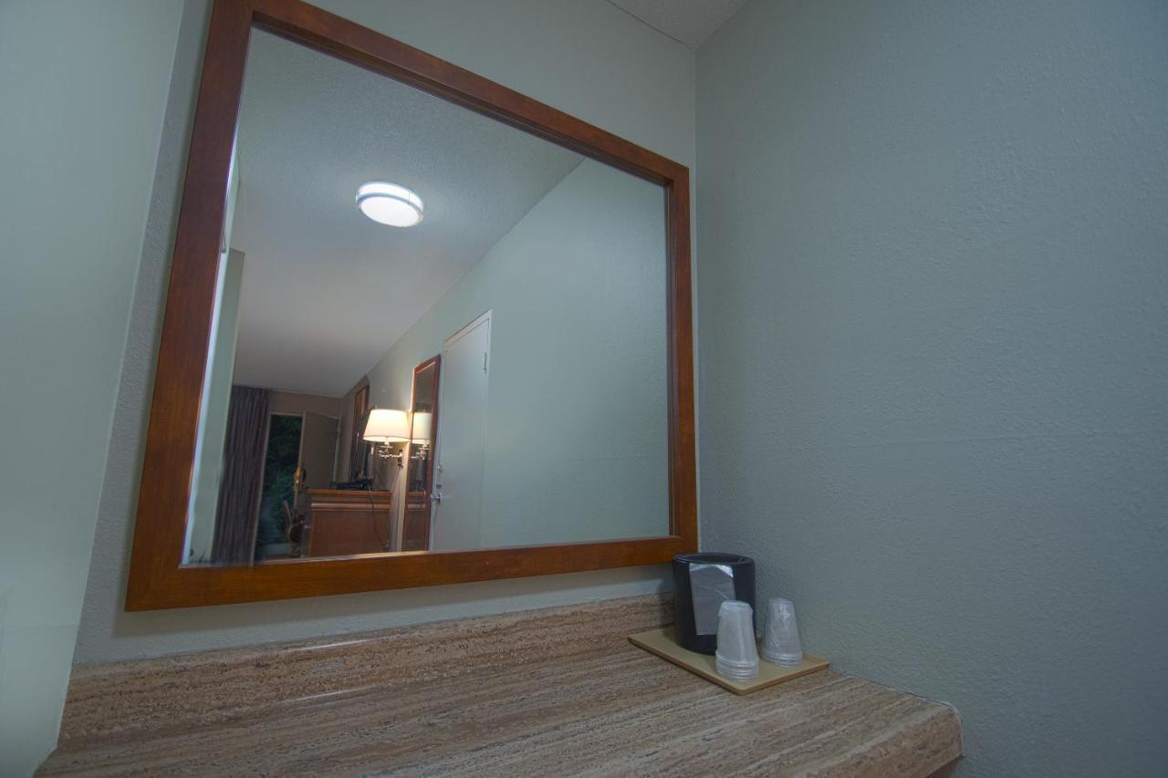 Oyo Hotel Battleboro Nc, I-95 Near Rocky Mount Екстер'єр фото
