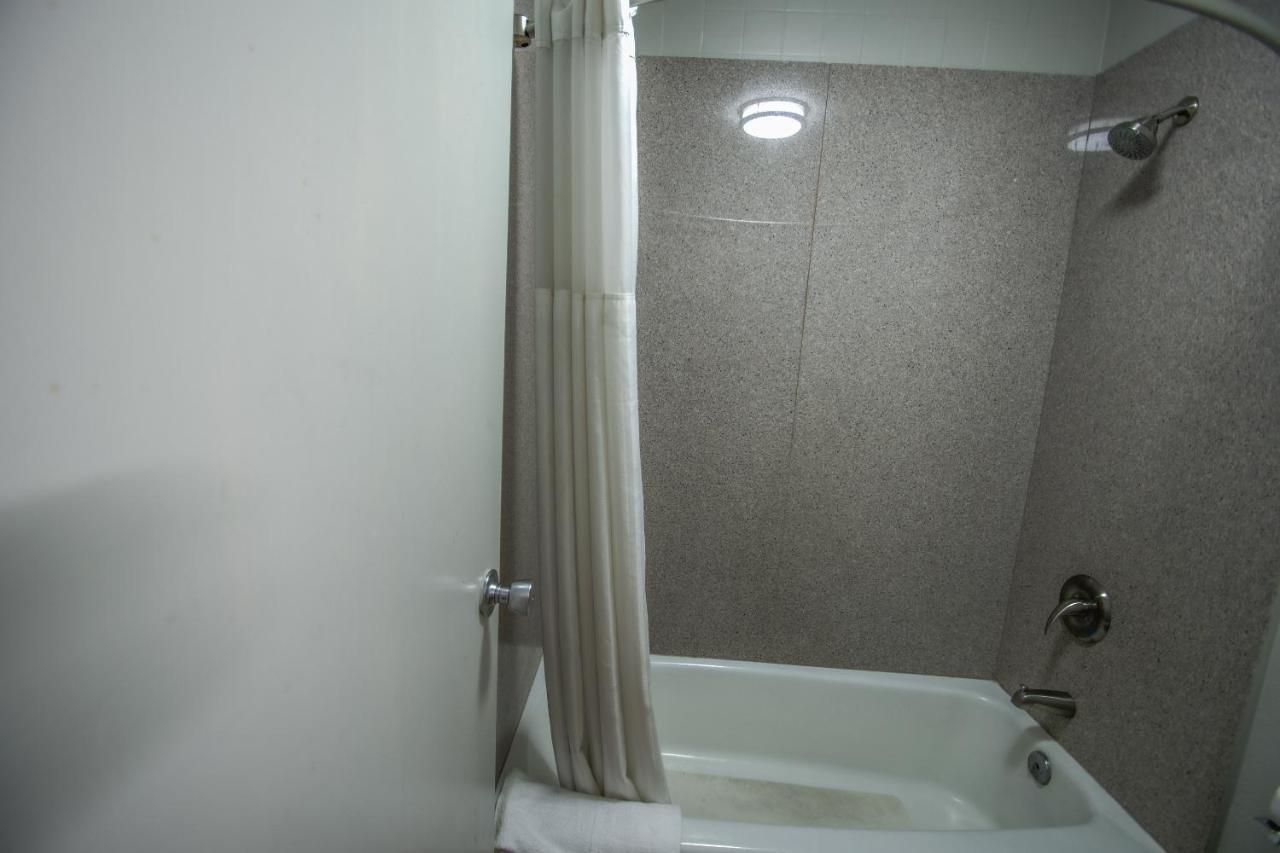 Oyo Hotel Battleboro Nc, I-95 Near Rocky Mount Екстер'єр фото